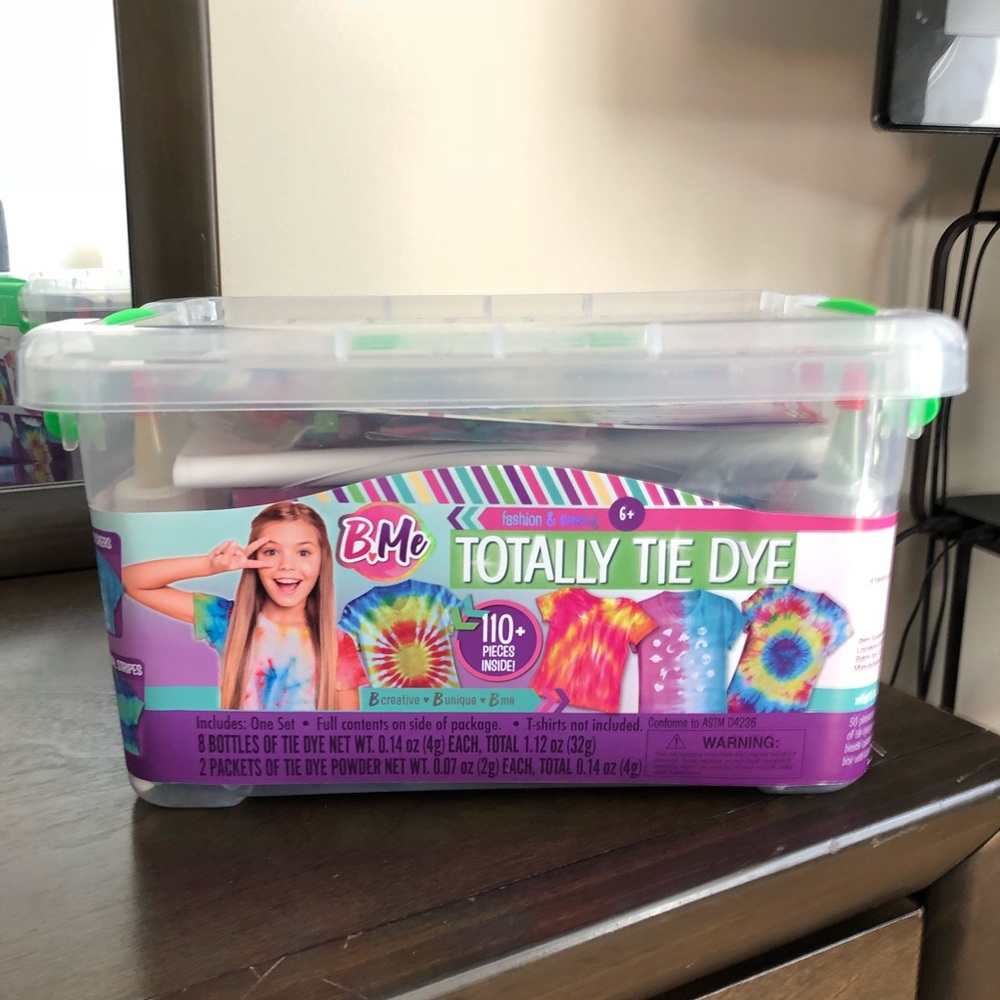 B. Me Totally Tie Dye Kit (NWT)